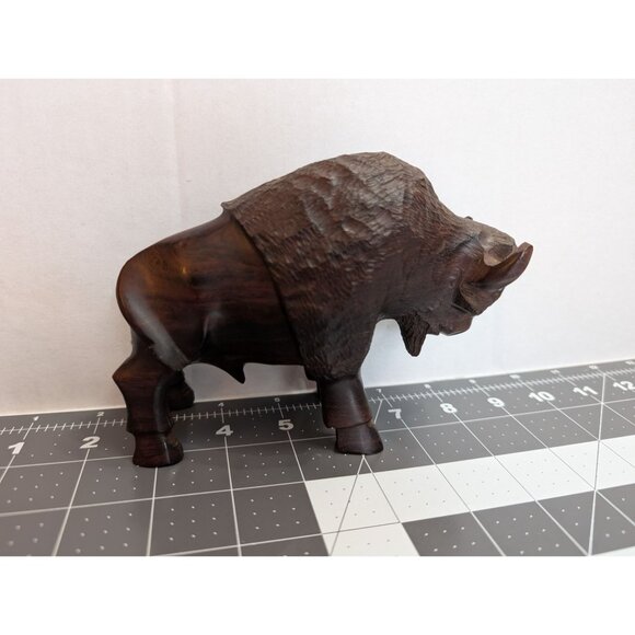 Carved Ironwood Buffalo Bison statue solid anatomically correct vintage 8x6 - Picture 1 of 11